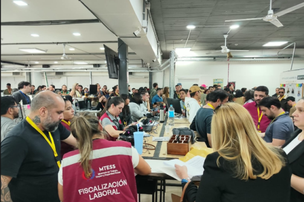 Intervienen empresa que estaría explotando a más de un centenar de ciudadanos extranjeros
