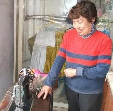 LA MÚSICA QUE NACIÓ DE UN LUNAR,  EL ETERNO PRESENTE DE JOSEFINA